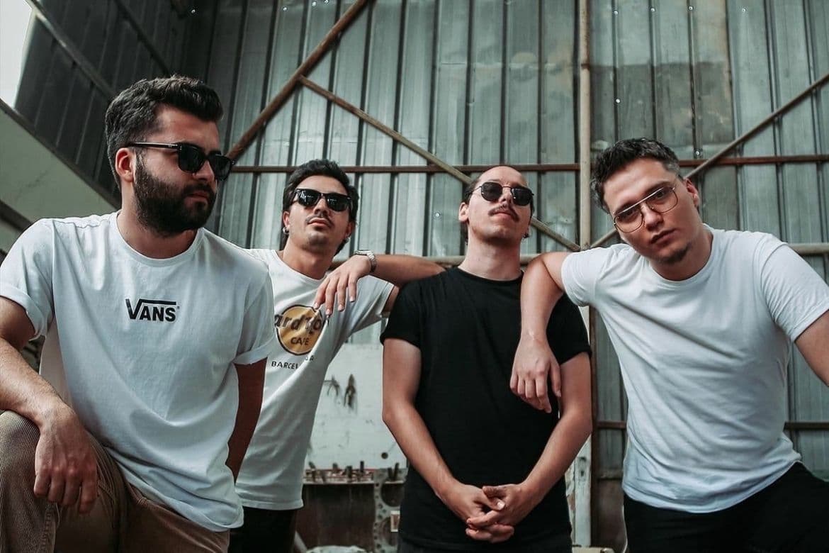 Konuya Fransız profil fotoğrafı