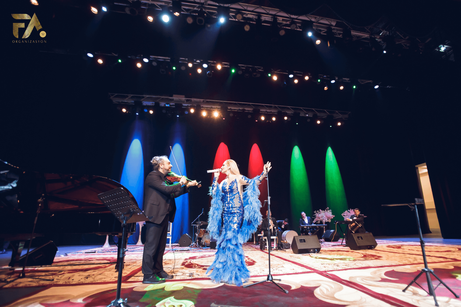 Petek Dinçöz profil fotoğrafı