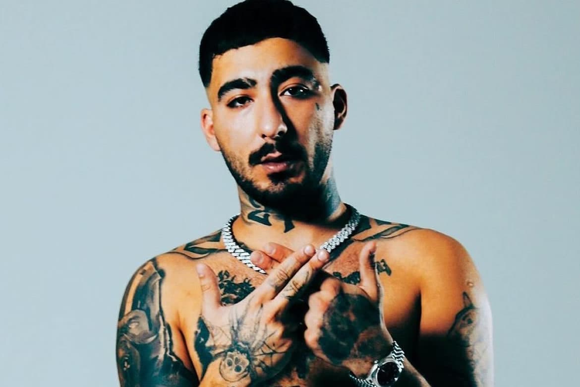 Uzi profil fotoğrafı